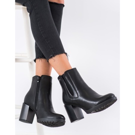 Weide Bottes confortables sur un poteau noir 1