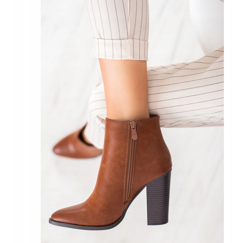 Seastar Bottes classiques sur un poteau brun 2