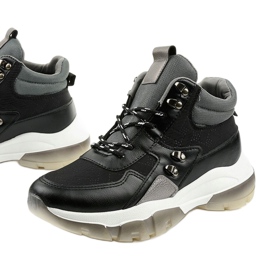 Baskets de sport à la mode noires en cuir écologique Donatella le noir gris 1 Baskets de sport à la mode noires en cuir écologique Donatella le noir gris 1