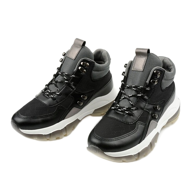 Baskets de sport à la mode noires en cuir écologique Donatella le noir gris 2 Baskets de sport à la mode noires en cuir écologique Donatella le noir gris 2