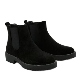 Bottines plates en daim noir par Nahneva le noir 3