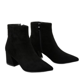 Bottes noires sur un poteau en éco-daim Coradise le noir 3