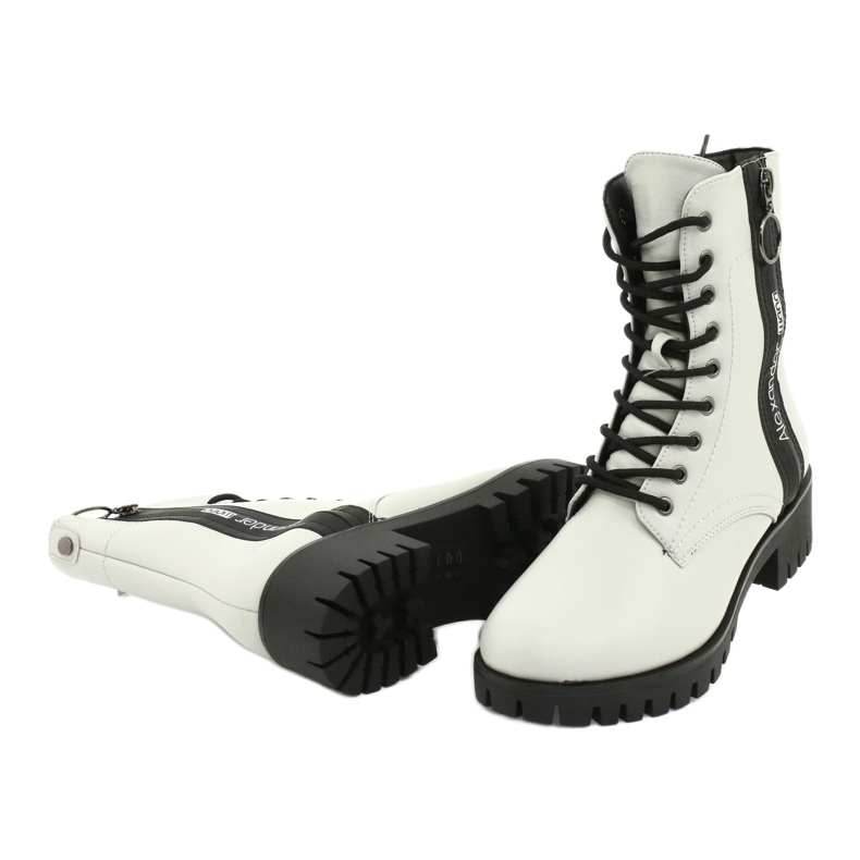 M.Daszyński Travailleurs du bois gris Daszyński MR1813-31 noir 3