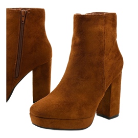 Bottines en daim marron sur le post Skye brun 1