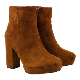 Bottines en daim marron sur le post Skye brun 2