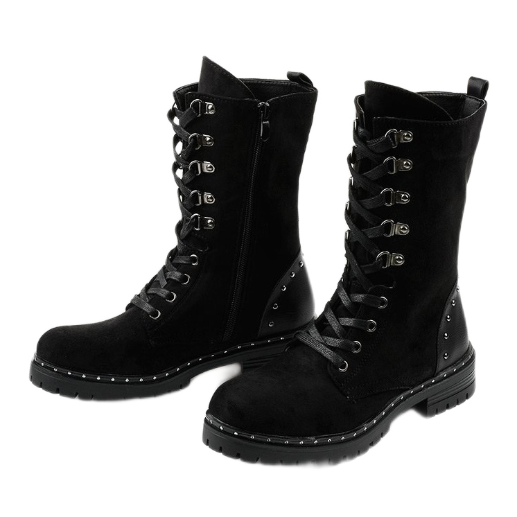 Bottes noires, bottes, bottes d'Isoris 2