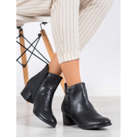 Kylie Bottes noires 2