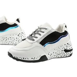 Baskets de sport blanches avec inserts noirs C-3151 le noir 1
