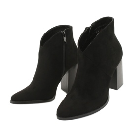Filippo Bottes sur le poteau Noir DBT1575 le noir 2