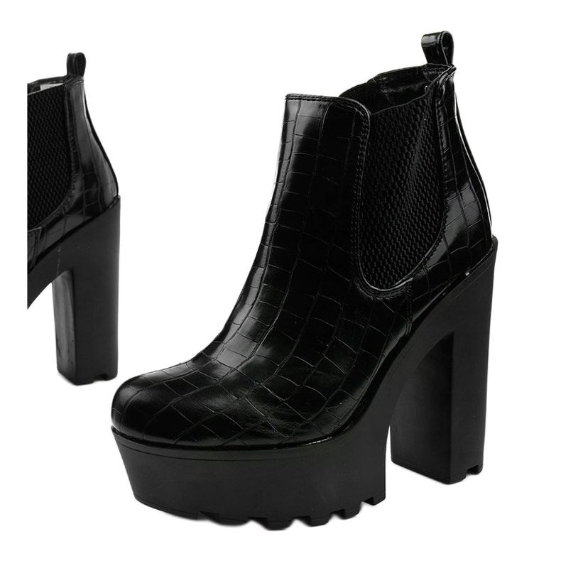 Bottines noires sur le poteau Zellola le noir 1 Bottines noires sur le poteau Zellola le noir 1