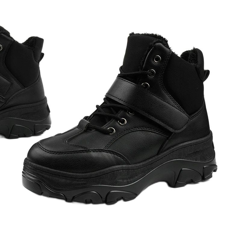 Baskets de sport à la mode noires en éco-cuir Soulsille 1