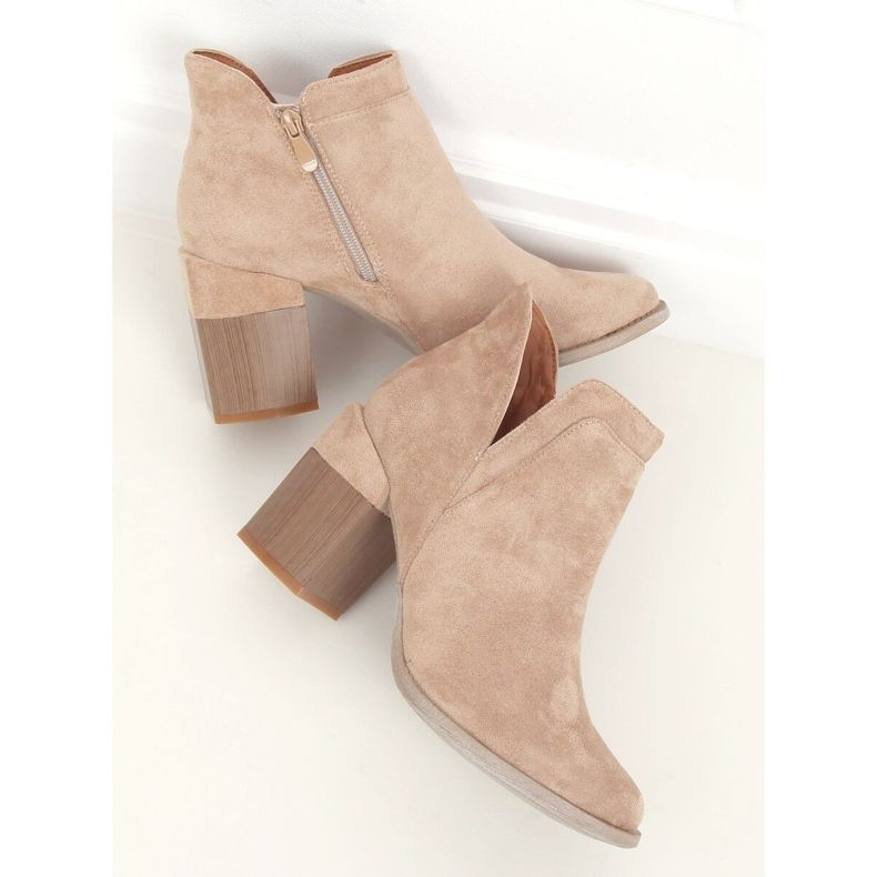 Boots avec une coupe sur talons hauts beige A5703 Kaki 1 Boots avec une coupe sur talons hauts beige A5703 Kaki 1