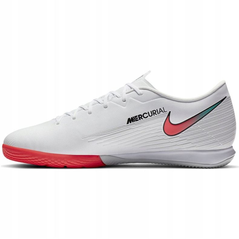 Chaussure de football Nike Mercurial Vapor 13 Academy M Ic AT7993 163 blanche 1 Chaussure de football Nike Mercurial Vapor 13 Academy M Ic AT7993 163 blanche 1