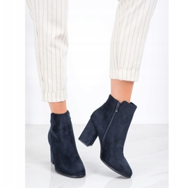 SHELOVET Bottes bleu marine sur un pilier 2