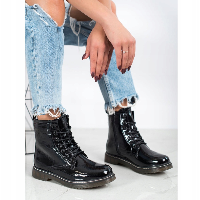 Evento Ouvriers à la mode vernis le noir 1