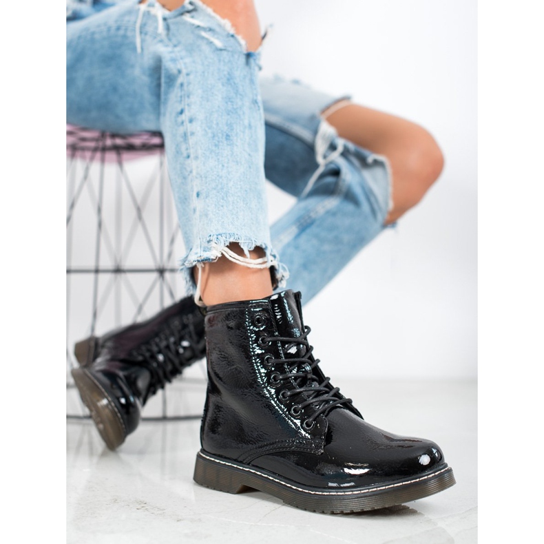 Evento Ouvriers à la mode vernis le noir 2