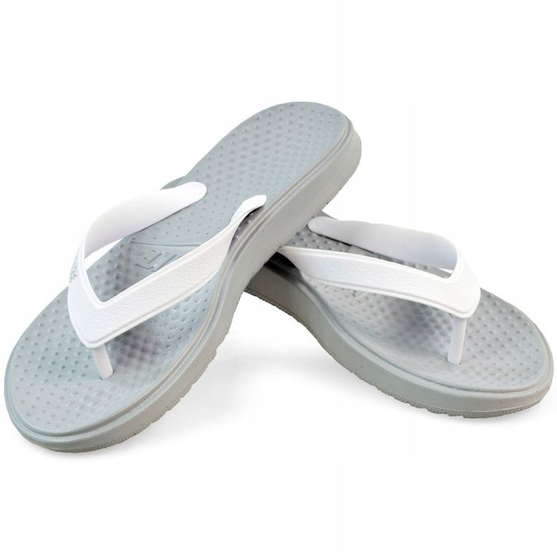 Chaussons Nike Wmns Solay Thong blancs 882699 003 1