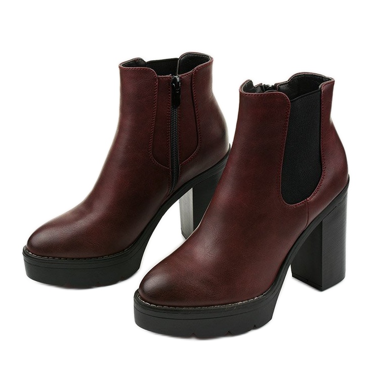 Boots bordeaux sur le post Merela noir rouge 2