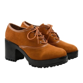 Boots camel lacées sur un bloc Clearfall brun 3