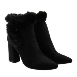 Bottines noires sur un poteau avec une fermeture éclair Helike le noir 3
