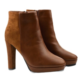 Bottes de chameau sur le poteau en éco-cuir Clantree brun 2