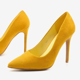 Escarpins classiques jaunes en daim Hyirnar 1