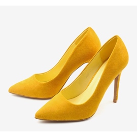 Escarpins classiques jaunes en daim Hyirnar 3