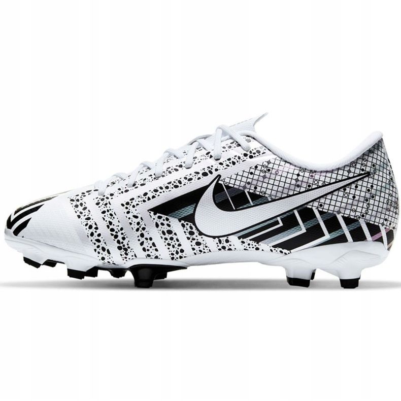 Chaussure de football Nike Mercurial Vapor 13 Academy Mds FG / MG Jr CJ0980-110 multicolore blanche 2 Chaussure de football Nike Mercurial Vapor 13 Academy Mds FG / MG Jr CJ0980-110 multicolore blanche 2