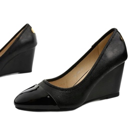 Escarpins noirs sur le talon compensé Bluehorn le noir 1