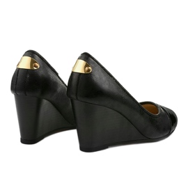 Escarpins noirs sur le talon compensé Bluehorn le noir 2