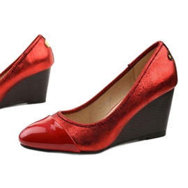 Escarpins rouges sur le talon compensé Bluehorn 1