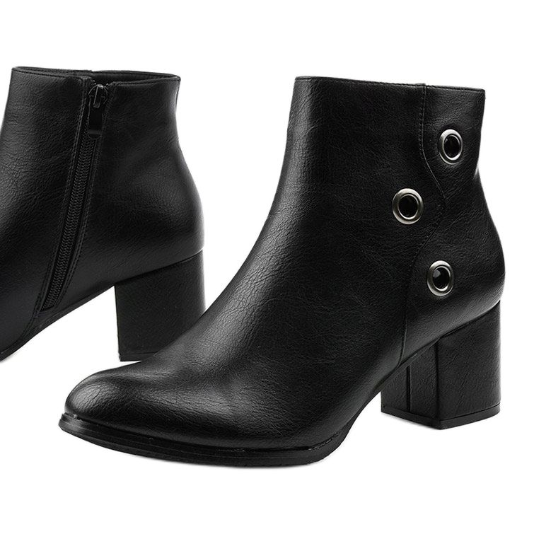 Bottes noires sur le poste d'éco-cuir A8163 le noir 1