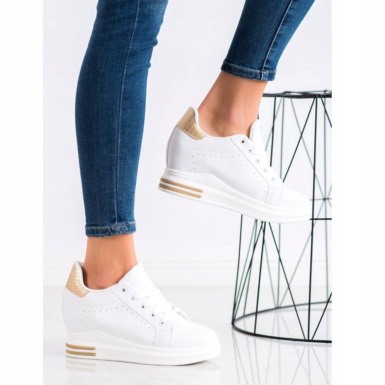 SHELOVET Chaussures de sport sur un coin blanche d'or 1 SHELOVET Chaussures de sport sur un coin blanche d'or 1