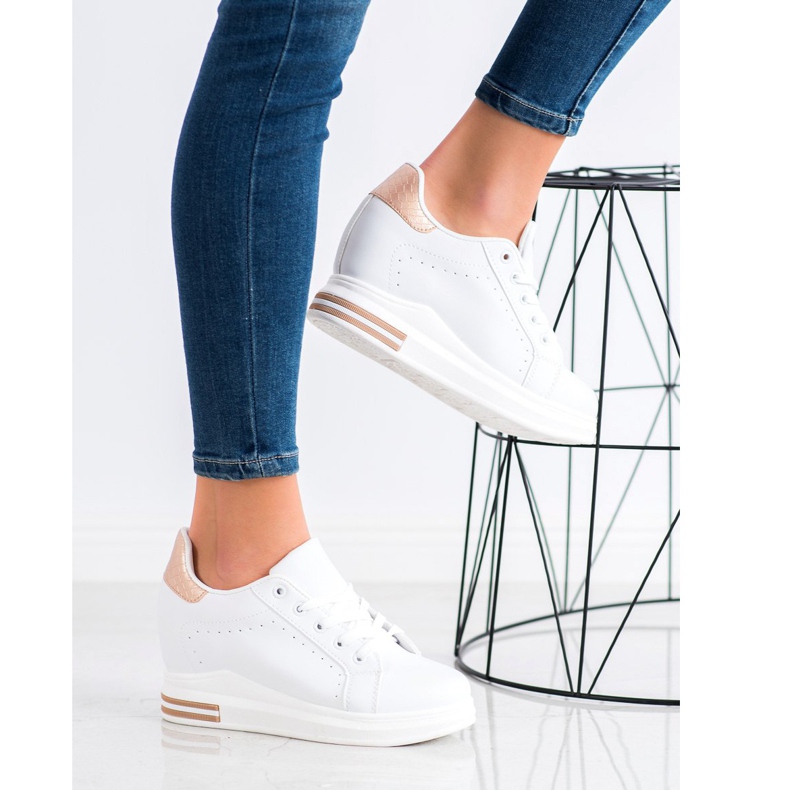 SHELOVET Chaussures de sport sur un coin blanche d'or 1 SHELOVET Chaussures de sport sur un coin blanche d'or 1