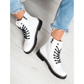Small Swan Bottes blanches le noir 5