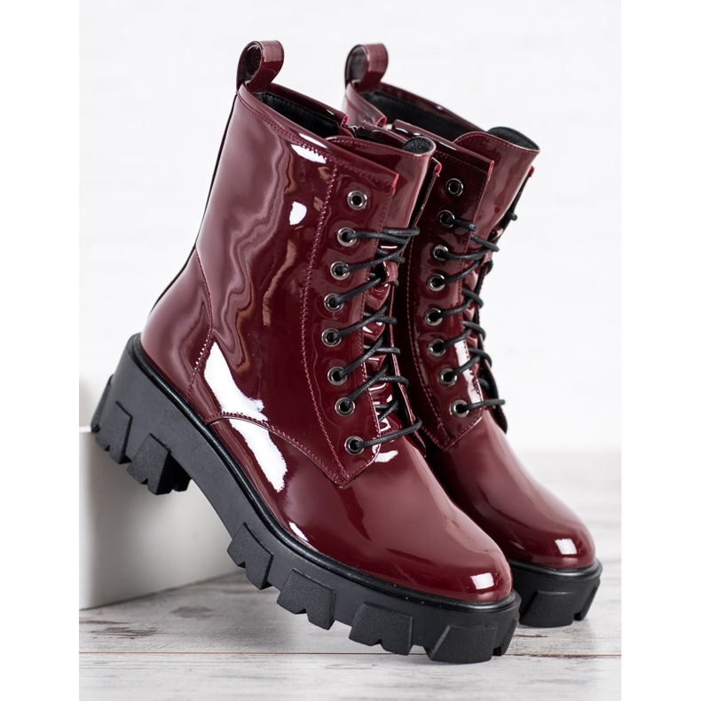 Goodin Ouvriers laqués rouge 2 Goodin Ouvriers laqués rouge 2