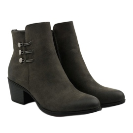 Bottines en daim gris sur le post Keenshaper 3