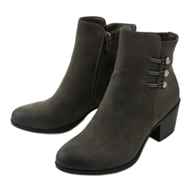 Bottines en daim gris sur le post Keenshaper 1