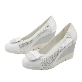 Escarpins argentés sur le talon compensé Downreaver 2