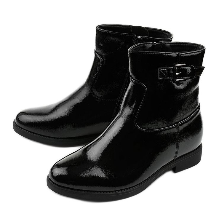 Bottes isolées noires avec un coin laqué verni caché Valentina 2