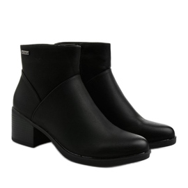 Bottes isolées noires avec une fermeture éclair Suncutter le noir 2