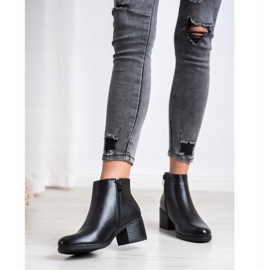 J. Star Bottes sur un poteau le noir 4