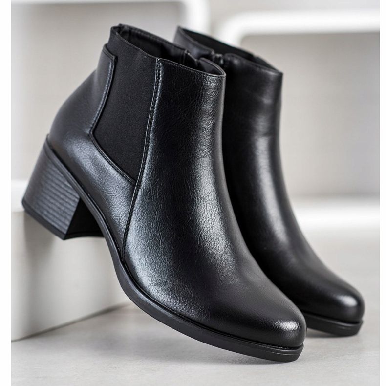 J. Star Bottes sur un poteau le noir 1