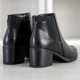 J. Star Bottes sur un poteau le noir 2