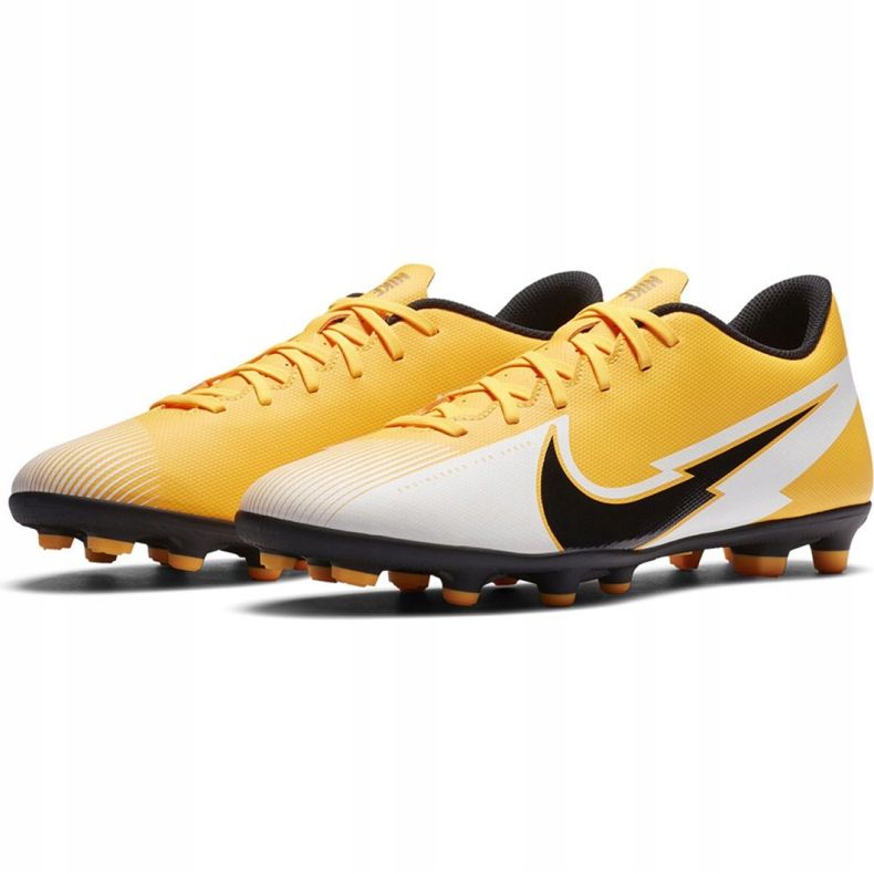 Chaussures de football Nike Mercurial Vapor 13 Club FG / MG M AT7968 801 jaune jaune 1