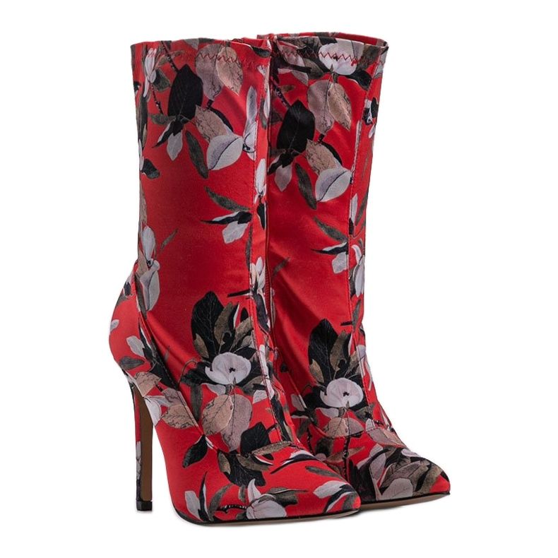 Bottines rouges avec une chaussette Santana 1