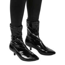 Talons laqués noirs avec une chaussette Ragemour le noir 1