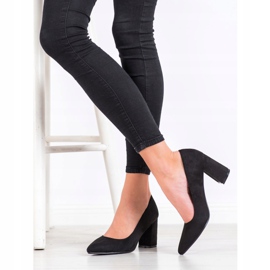 Renda Escarpins noirs sur un pilier le noir 3
