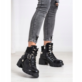 Yes Mile Travailleurs élégants avec des ornements le noir 1 Yes Mile Travailleurs élégants avec des ornements le noir 1