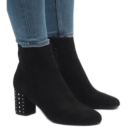 Bottines isolées noires à clous 3098 2